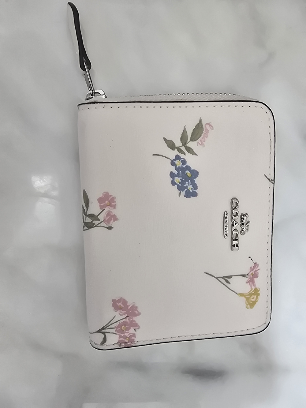 Coach White Floral Zip Wallet - Coach
